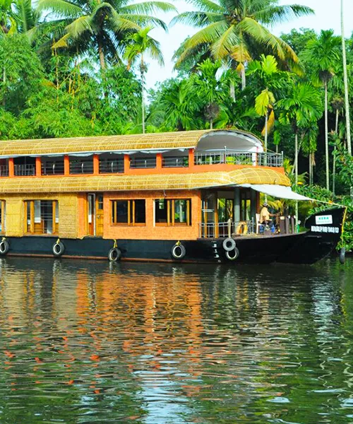 Kerala Getaway with Houseboat 5 Days Tour Package